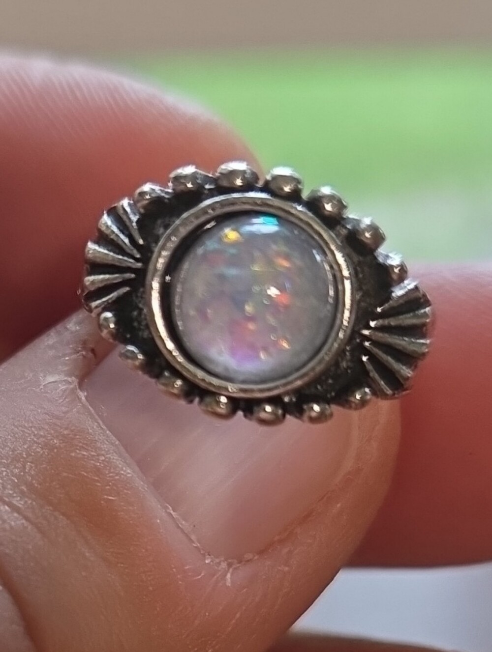 Faux Silver Opal-Effect Round Ring - White Opalescent ☆ Size 7